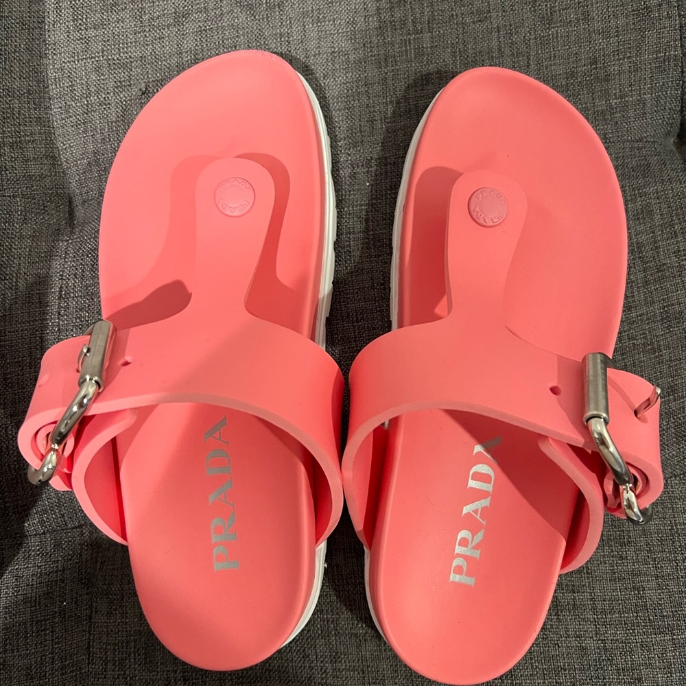 Prada EVA Rubber Buckled Lug Sole 20mm Thong Sandals 36 Begonia